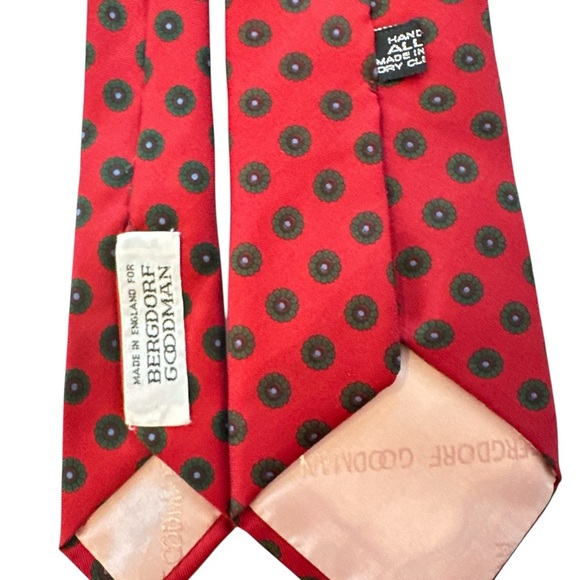 Vtg BERGDORF GOODMAN Handmade Red Silk Geometric Round Shapes 56" England - Picture 3 of 8